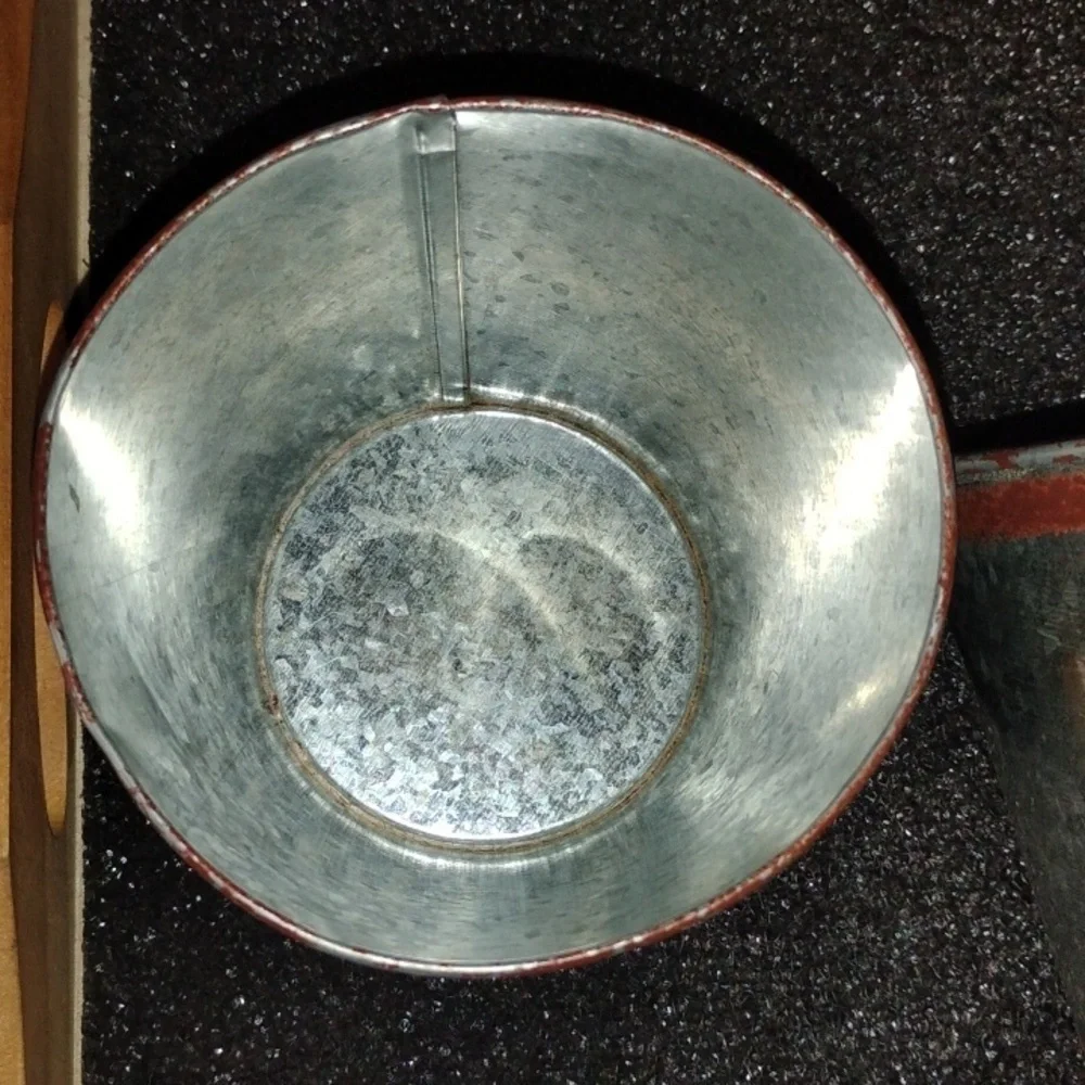 N/A charming tin